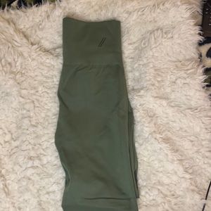 TALA ZINNIA SEAMLESS LEGGING - FOUR LEAF CLOVER